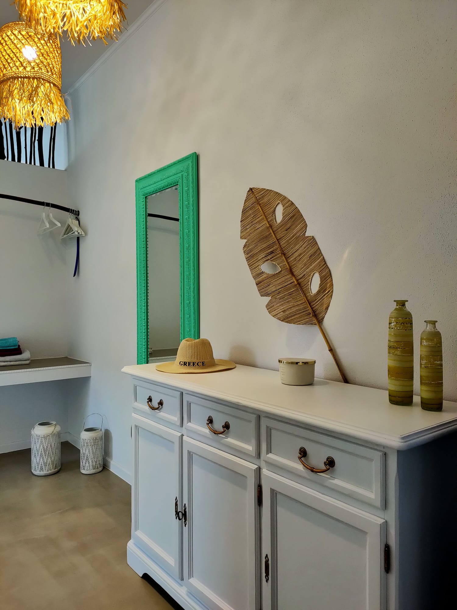 Mint Breeze Apartment mirror